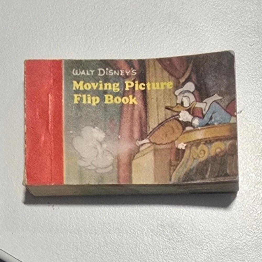 Walt Disney Moving Picture Flip Book Vintage Childrens donald duck‎ hunchback